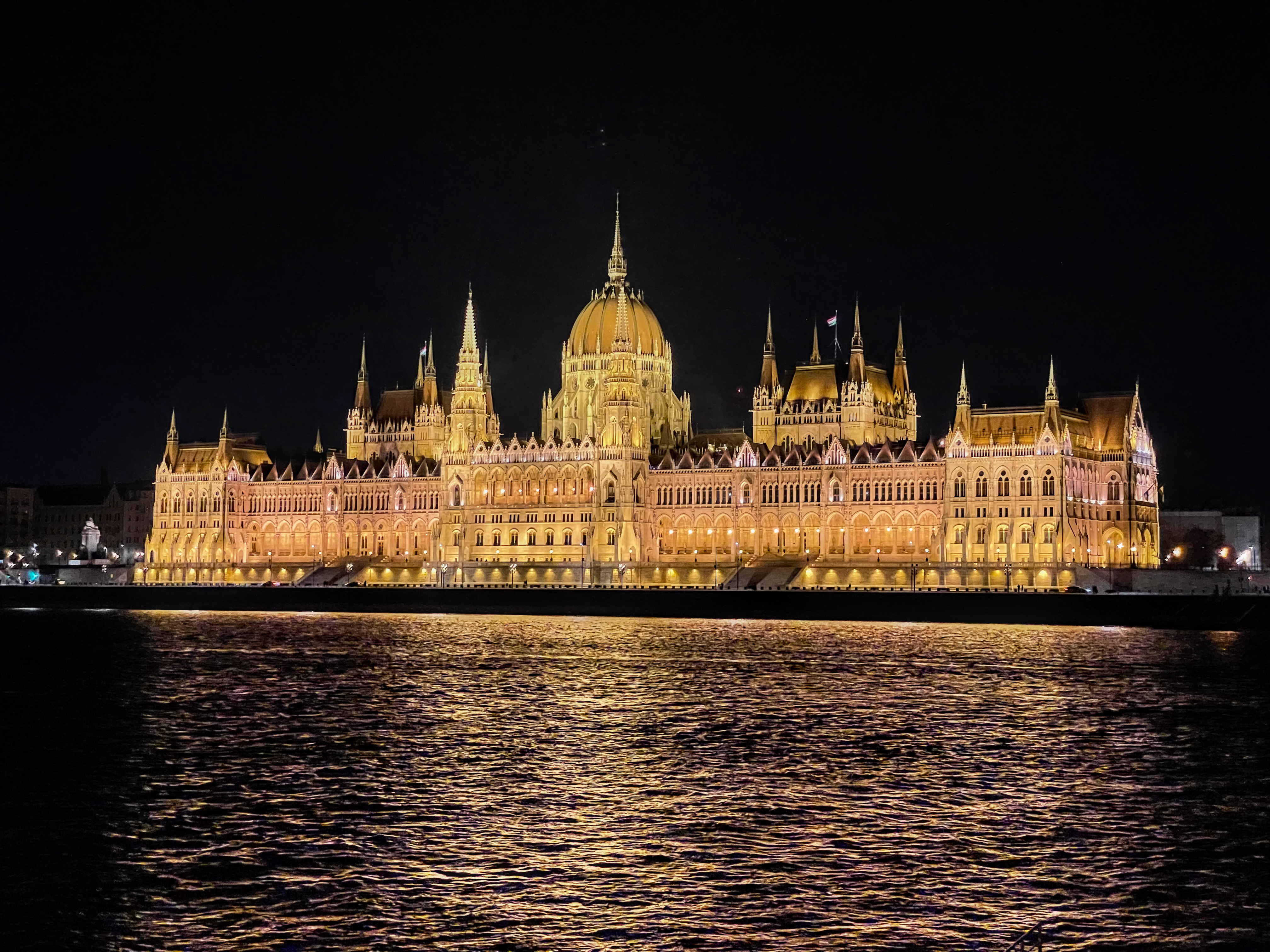 Foto di Parlamento Budapest.jpg